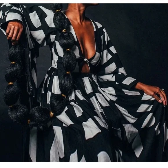 Black and White Geometric Jumpsuit - Picture 4 of 9